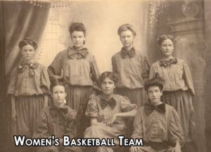 An image of the women’s basketball team