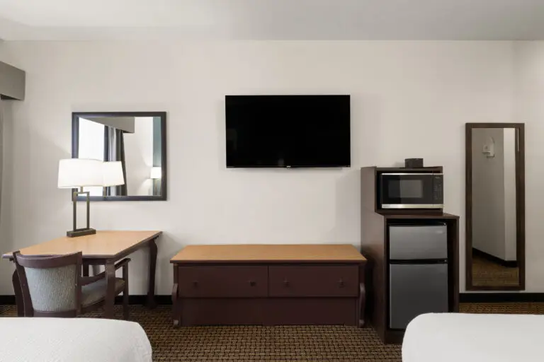 Guest room with two queen beds